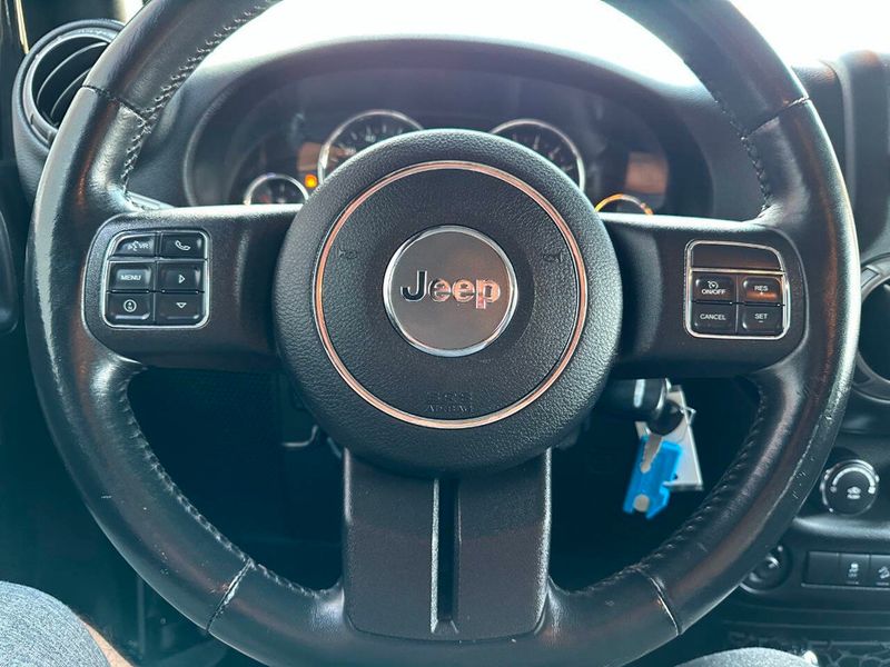 2015 Jeep Wrangler Unlimited 4WD 4dr Sport - 22884314 - 29