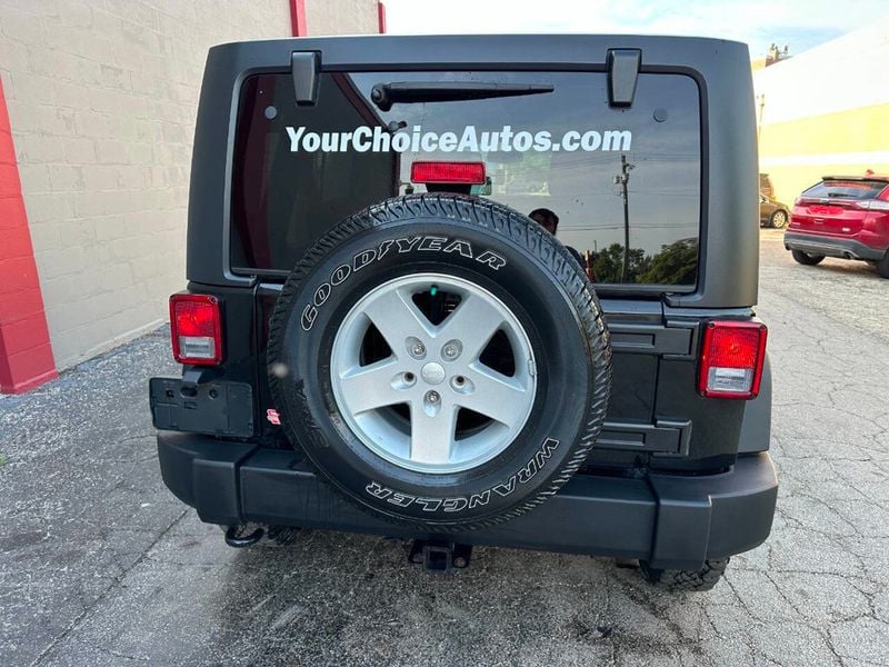 2015 Jeep Wrangler Unlimited 4WD 4dr Sport - 22884314 - 3