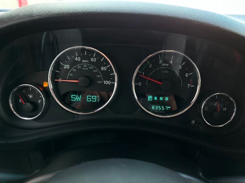 2015 Jeep Wrangler Unlimited 4WD 4dr Sport - 22884314 - 42