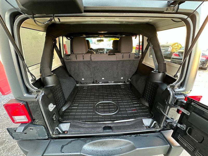 2015 Jeep Wrangler Unlimited 4WD 4dr Sport - 22884314 - 4