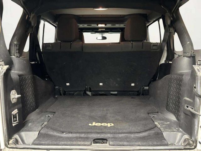 2015 Jeep Wrangler Unlimited 4WD 4dr Sport - 22956375 - 16