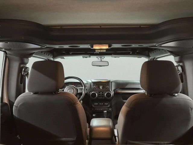 2015 Jeep Wrangler Unlimited 4WD 4dr Sport - 22956375 - 17