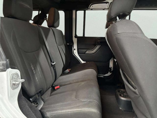2015 Jeep Wrangler Unlimited 4WD 4dr Sport - 22956375 - 19