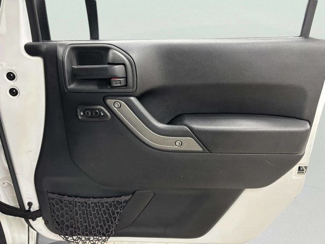 2015 Jeep Wrangler Unlimited 4WD 4dr Sport - 22956375 - 20