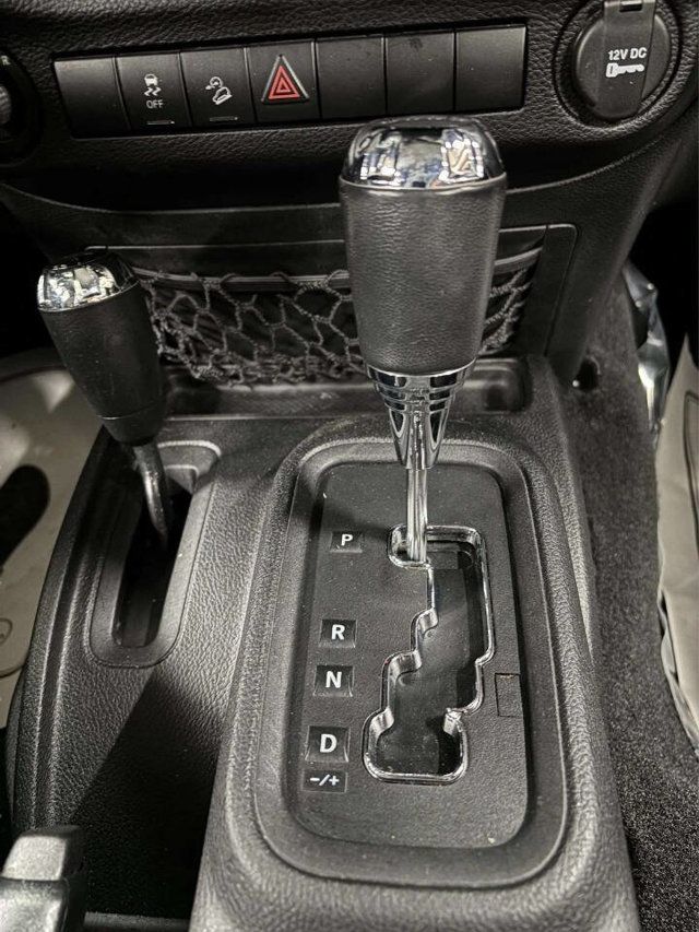 2015 Jeep Wrangler Unlimited 4WD 4dr Sport - 22956375 - 26