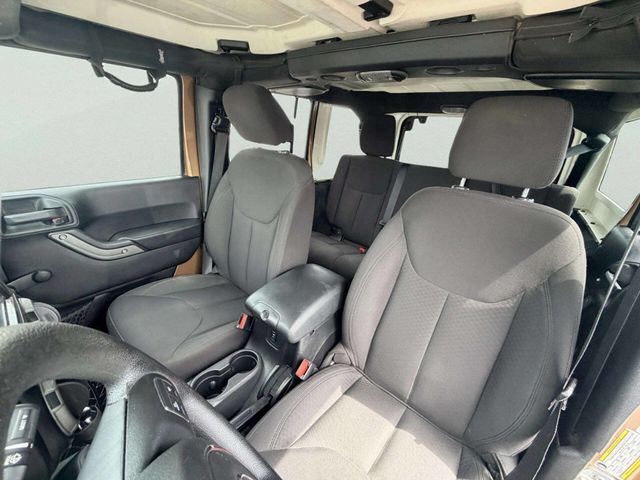 2015 Jeep Wrangler Unlimited 4WD 4dr Sport - 23012253 - 16