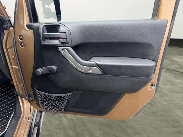 2015 Jeep Wrangler Unlimited 4WD 4dr Sport - 23012253 - 22