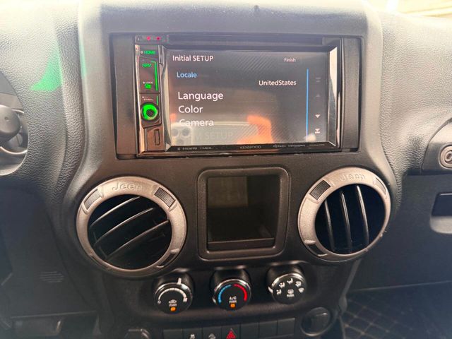 2015 Jeep Wrangler Unlimited 4WD 4dr Sport - 23012253 - 29