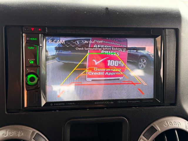 2015 Jeep Wrangler Unlimited 4WD 4dr Sport - 23012253 - 37