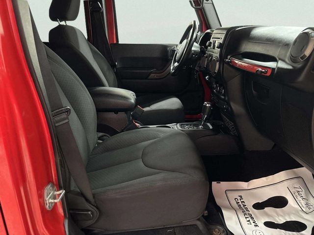 2015 Jeep Wrangler Unlimited 4WD 4dr Sport - 23036122 - 19