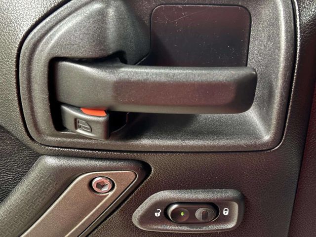 2015 Jeep Wrangler Unlimited 4WD 4dr Sport - 23036122 - 23
