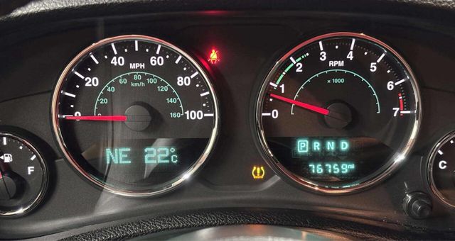 2015 Jeep Wrangler Unlimited 4WD 4dr Sport - 23036122 - 28