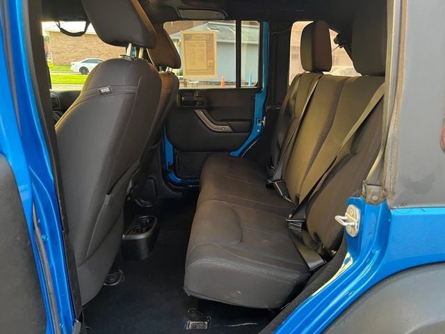 2015 Jeep Wrangler Unlimited 4WD 4dr Sport - 23070738 - 11