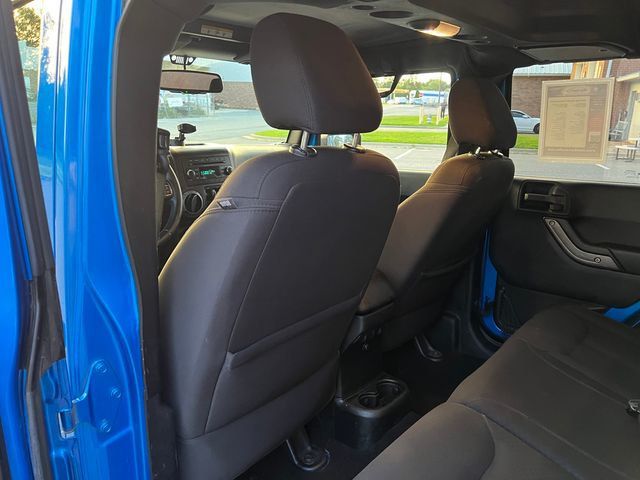 2015 Jeep Wrangler Unlimited 4WD 4dr Sport - 23070738 - 12
