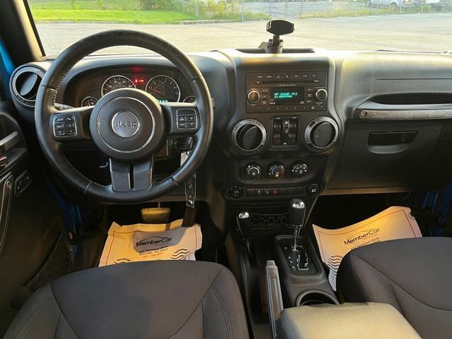 2015 Jeep Wrangler Unlimited 4WD 4dr Sport - 23070738 - 13