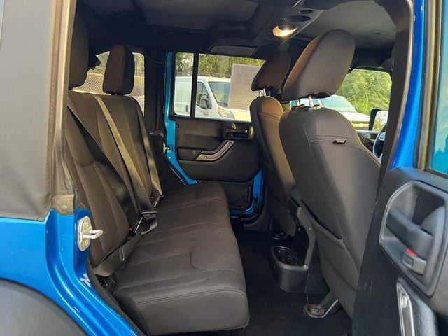 2015 Jeep Wrangler Unlimited 4WD 4dr Sport - 23070738 - 16