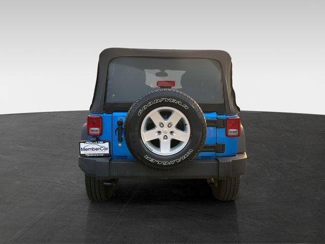 2015 Jeep Wrangler Unlimited 4WD 4dr Sport - 23070738 - 3