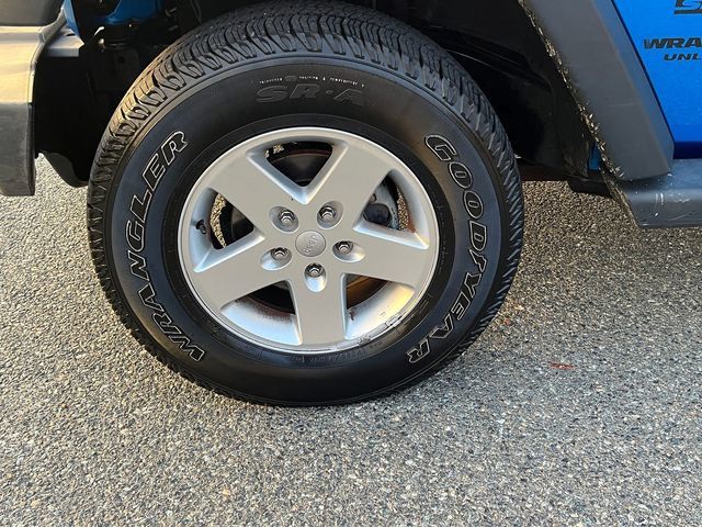 2015 Jeep Wrangler Unlimited 4WD 4dr Sport - 23070738 - 8