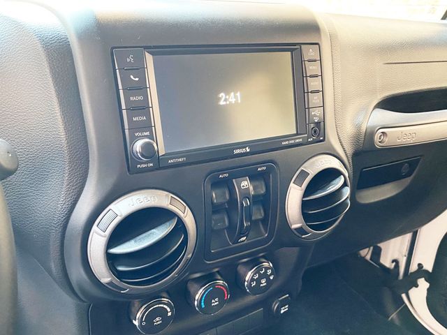 2015 Jeep Wrangler Unlimited 4WD 4dr Willys Wheeler - 22993137 - 9