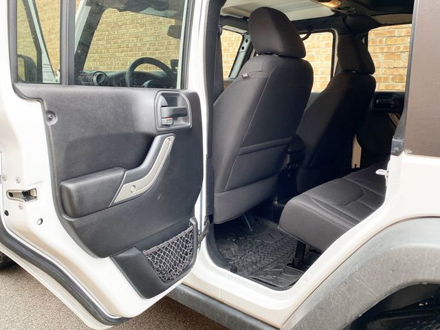 2015 Jeep Wrangler Unlimited 4WD 4dr Willys Wheeler - 22993137 - 11