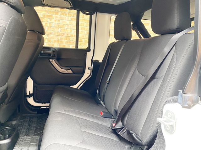 2015 Jeep Wrangler Unlimited 4WD 4dr Willys Wheeler - 22993137 - 12