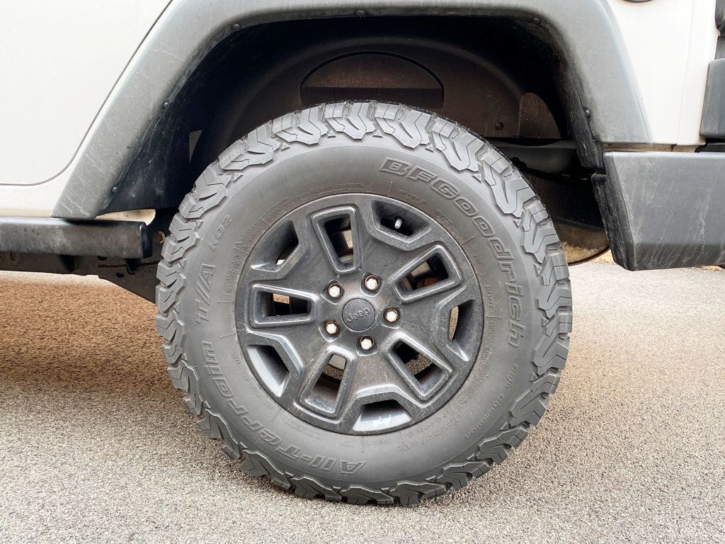 2015 Jeep Wrangler Unlimited 4WD 4dr Willys Wheeler - 22993137 - 14