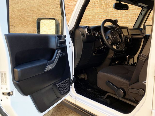 2015 Jeep Wrangler Unlimited 4WD 4dr Willys Wheeler - 22993137 - 15