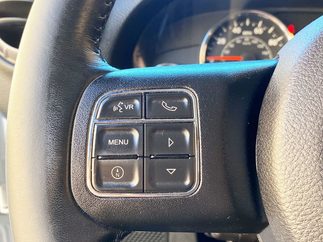 2015 Jeep Wrangler Unlimited 4WD 4dr Willys Wheeler - 22993137 - 21