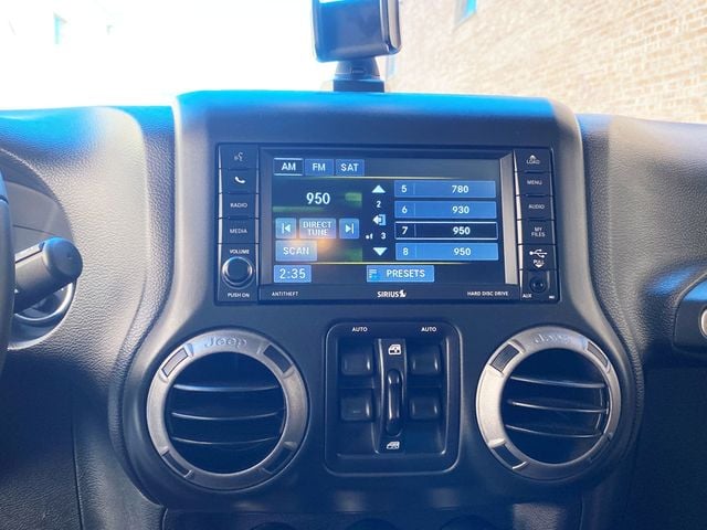 2015 Jeep Wrangler Unlimited 4WD 4dr Willys Wheeler - 22993137 - 27