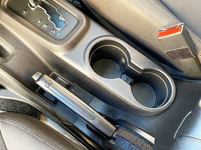 2015 Jeep Wrangler Unlimited 4WD 4dr Willys Wheeler - 22993137 - 30