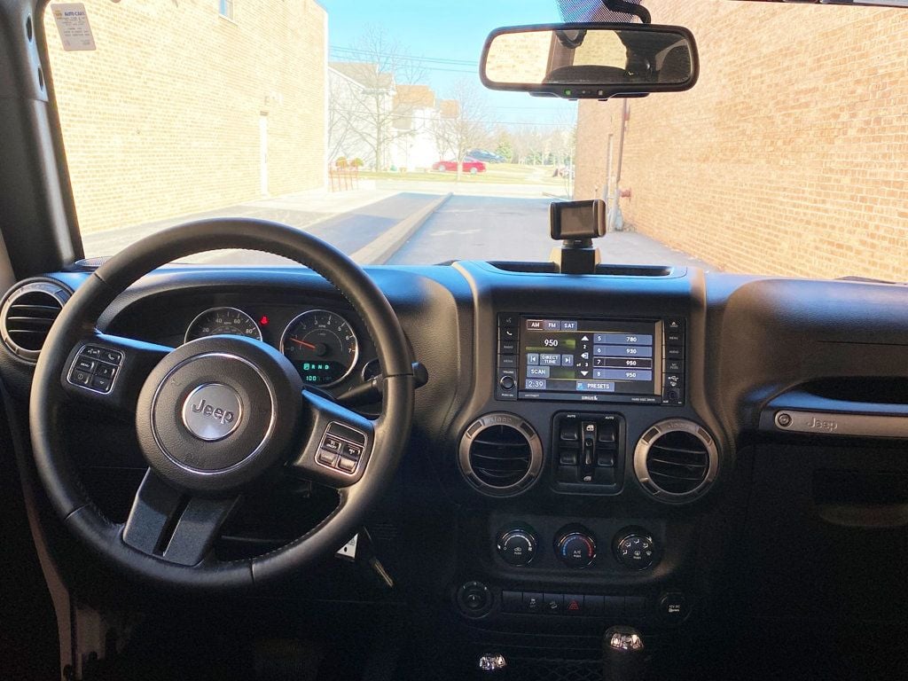 2015 Jeep Wrangler Unlimited 4WD 4dr Willys Wheeler - 22993137 - 37