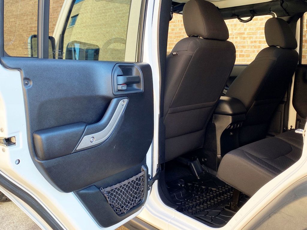 2015 Jeep Wrangler Unlimited 4WD 4dr Willys Wheeler - 22993137 - 41