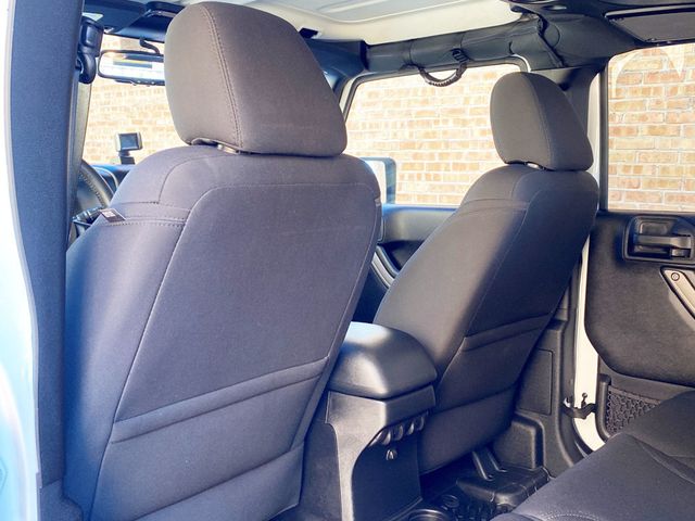 2015 Jeep Wrangler Unlimited 4WD 4dr Willys Wheeler - 22993137 - 42