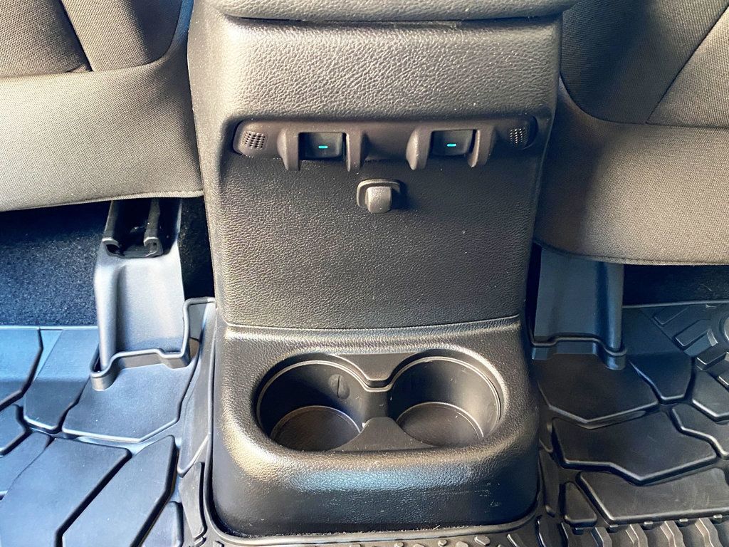 2015 Jeep Wrangler Unlimited 4WD 4dr Willys Wheeler - 22993137 - 44