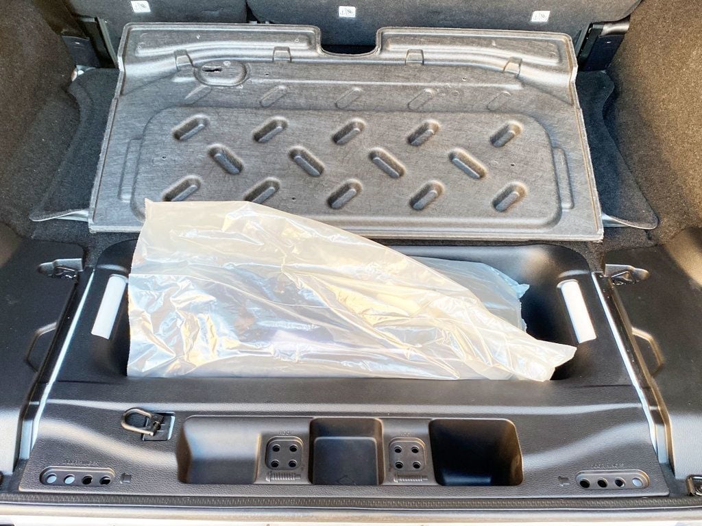 2015 Jeep Wrangler Unlimited 4WD 4dr Willys Wheeler - 22993137 - 49