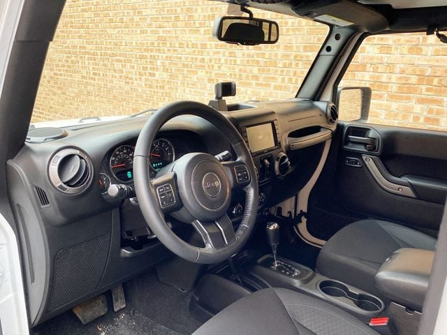 2015 Jeep Wrangler Unlimited 4WD 4dr Willys Wheeler - 22993137 - 5