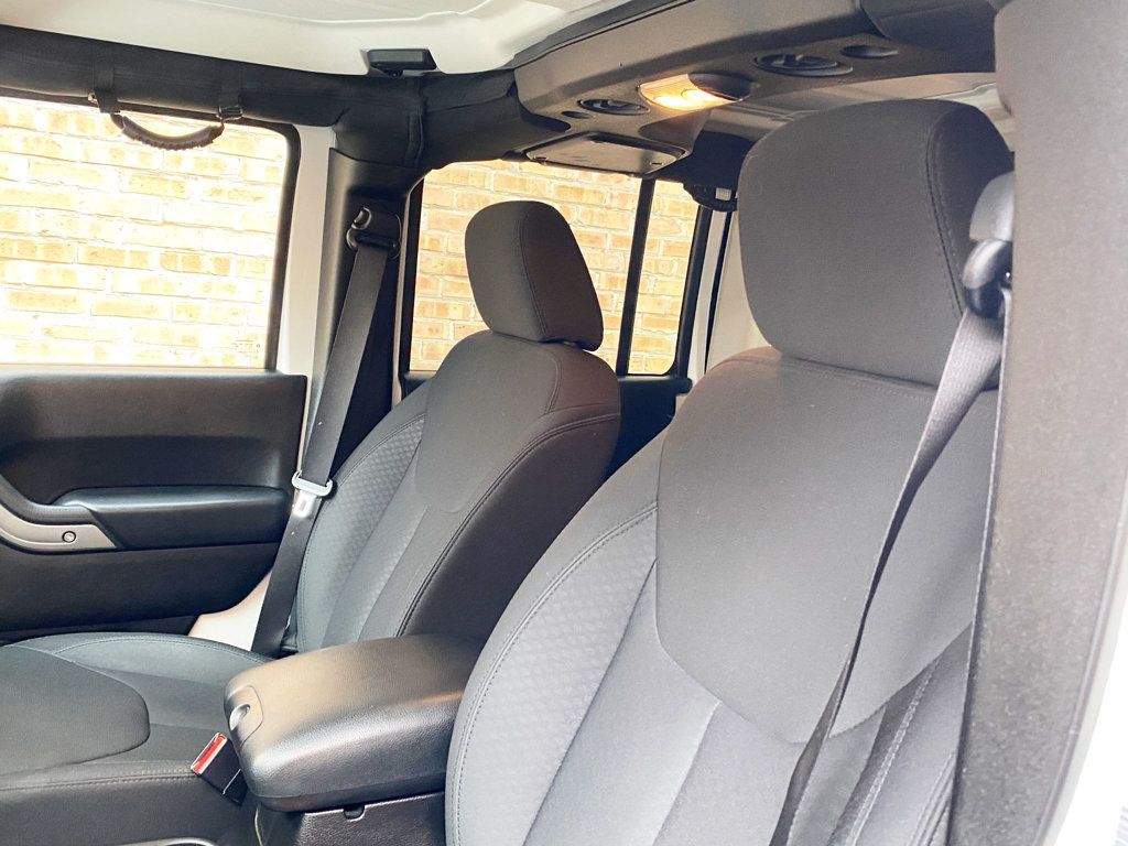 2015 Jeep Wrangler Unlimited 4WD 4dr Willys Wheeler - 22993137 - 6