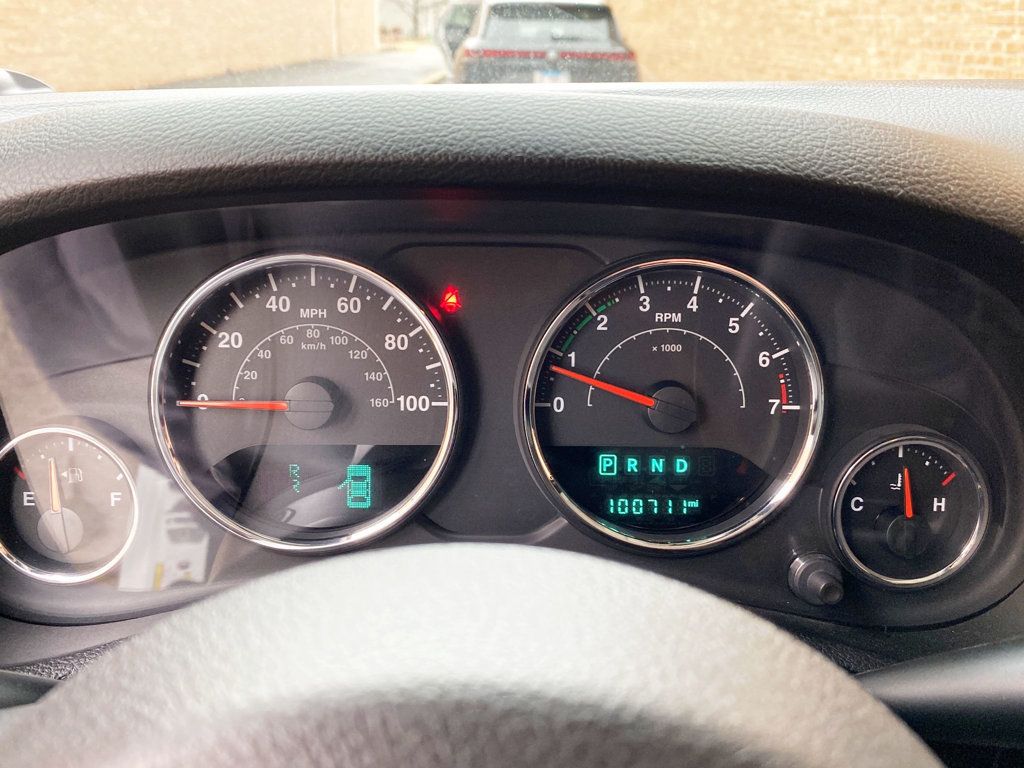 2015 Jeep Wrangler Unlimited 4WD 4dr Willys Wheeler - 22993137 - 8