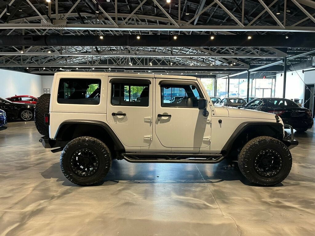 2015 Jeep Wrangler Unlimited 4WD/Sahara/BeadLockWheels/HtdSeats/ConnectivityGroup/TracLokDiff - 22634190 - 5