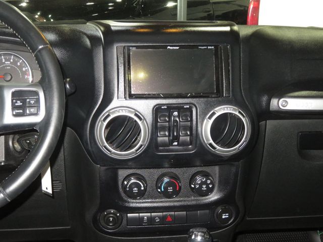 2015 Jeep Wrangler Unlimited EXTRA CLEAN FREEDOM EDITION JEEP WRANGLER LEATHER HARDTOP LIFTED - 22977961 - 36