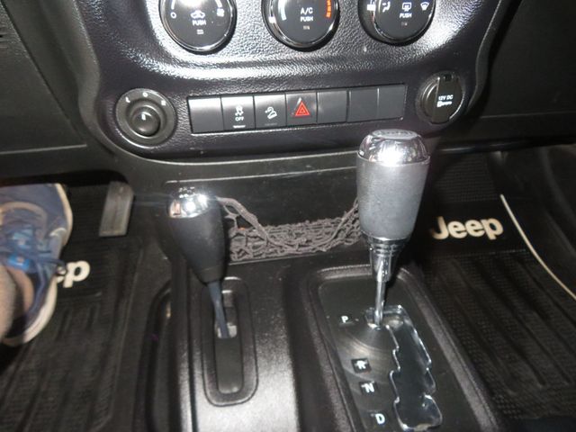 2015 Jeep Wrangler Unlimited EXTRA CLEAN FREEDOM EDITION JEEP WRANGLER LEATHER HARDTOP LIFTED - 22977961 - 38