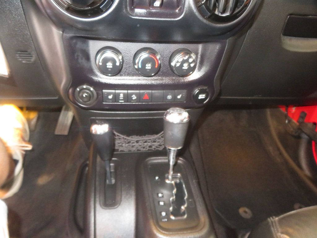 2015 Jeep Wrangler Unlimited HARD TOP EXTRA CLEAN UNLIMITED ALTITUDE 4X4 WRANGLER LEATHER  - 23091478 - 37