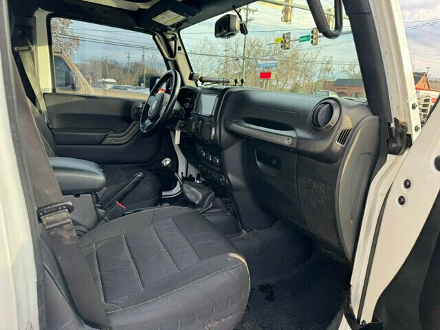 2015 Jeep Wrangler Unlimited LocalTrade/RubiconUnlimited/HeatedSeats/AlpinePremiumAudio - 22709095 - 17