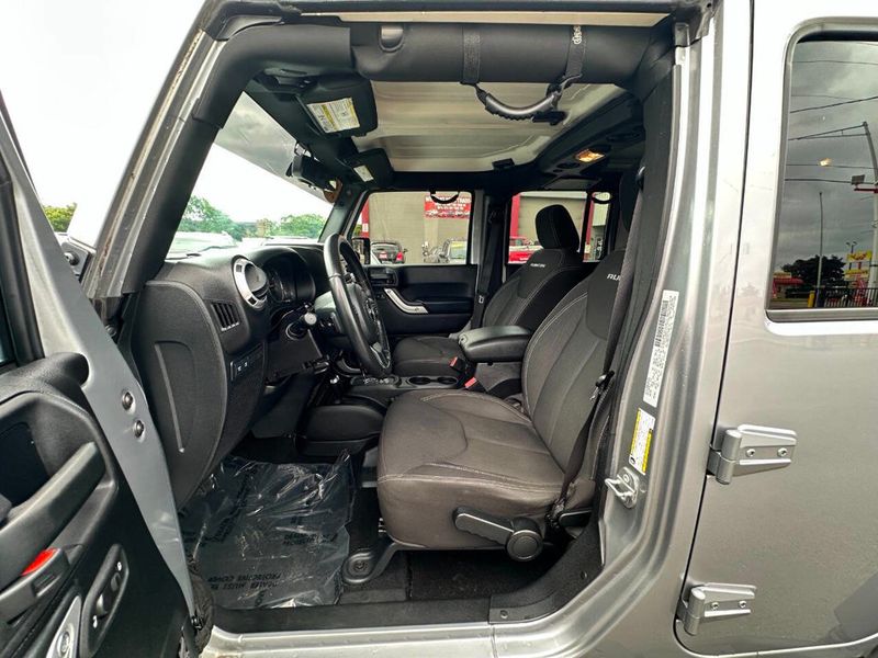 2015 Jeep Wrangler Unlimited Rubicon 4x4 4dr SUV - 22887051 - 13