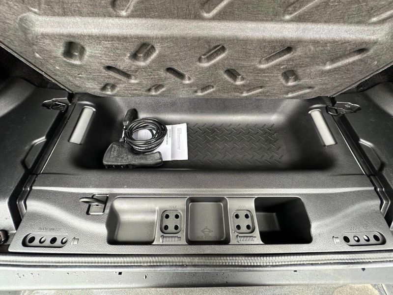 2015 Jeep Wrangler Unlimited Rubicon 4x4 4dr SUV - 22887051 - 21