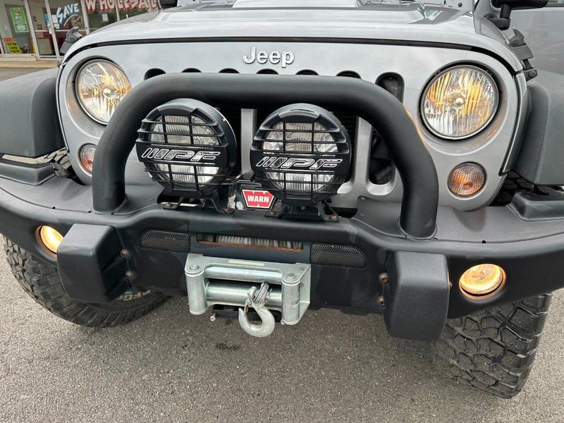 2015 Jeep Wrangler Unlimited Rubicon 4x4 4dr SUV - 22887051 - 32