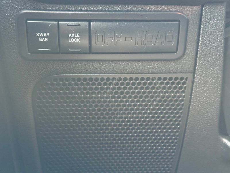 2015 Jeep Wrangler Unlimited Rubicon 4x4 4dr SUV - 22887051 - 38