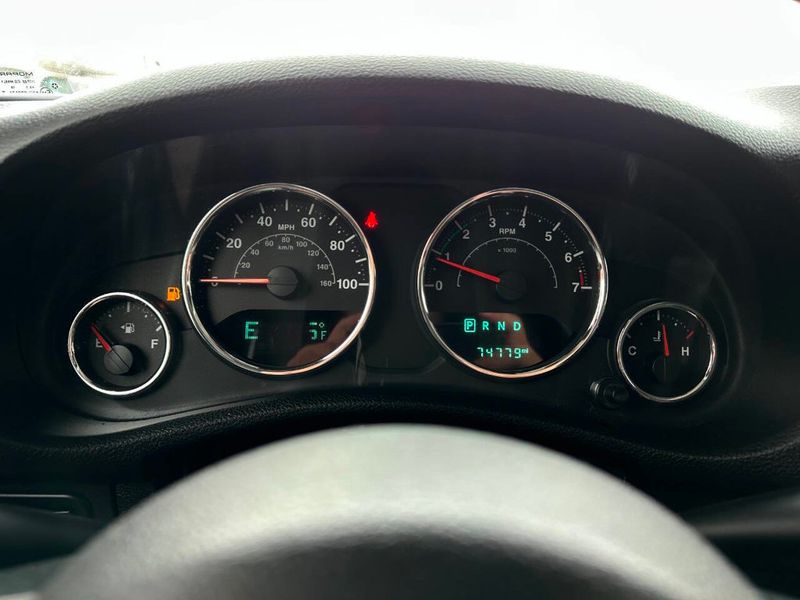 2015 Jeep Wrangler Unlimited Rubicon 4x4 4dr SUV - 22887051 - 50