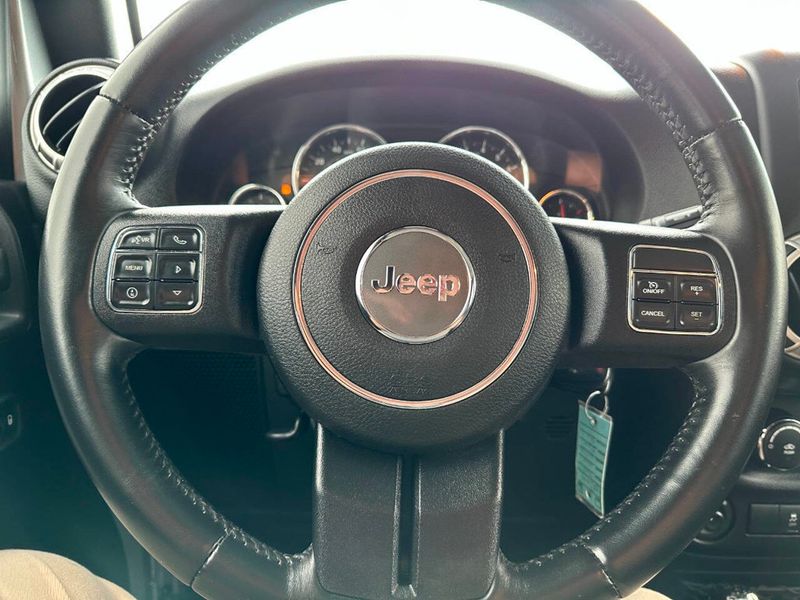 2015 Jeep Wrangler Unlimited Rubicon 4x4 4dr SUV - 22887051 - 64