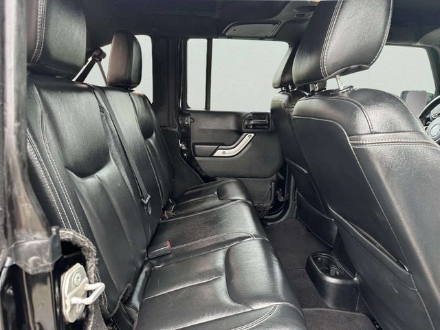 2015 Jeep Wrangler Unlimited Rubicon 4x4 4dr SUV - 23014125 - 14